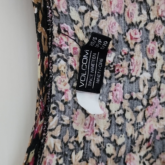 Volcom Oversized Floral Tunic - Picture 3 of 5